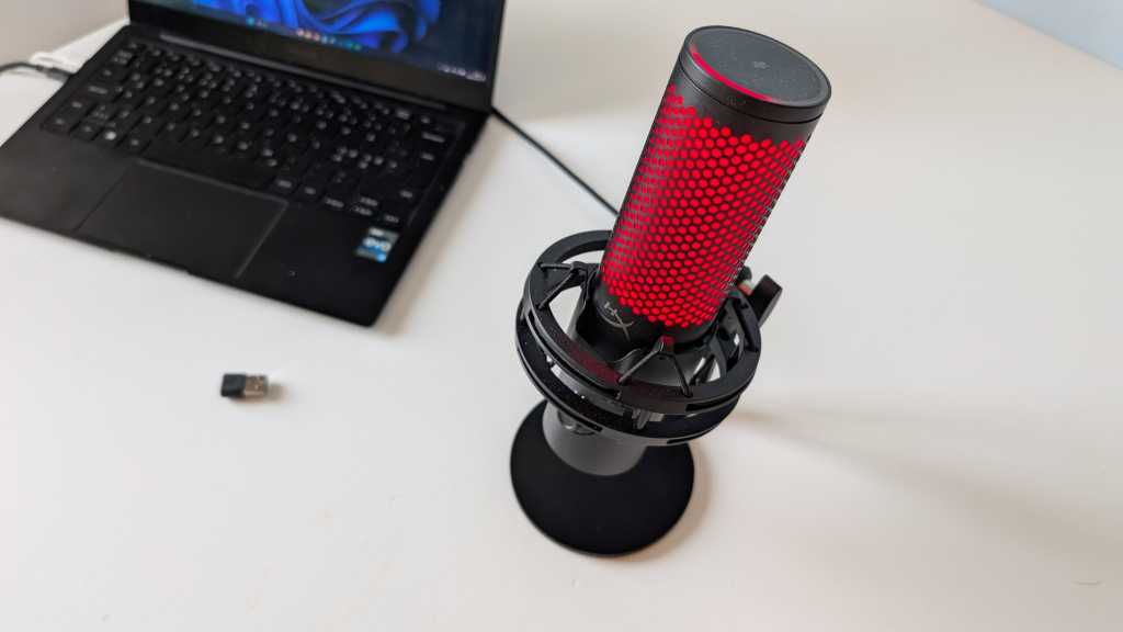 Revisión de HyperX QuadCast 2: un brillante micrófono USB se vuelve aún mejor
