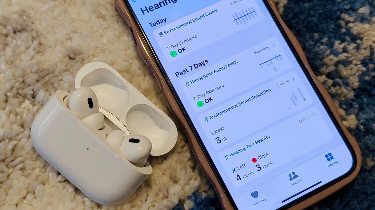 Convierta sus AirPods Pro 2 en audífonos: prueba y seguimiento de la salud auditiva en iOS 18.1