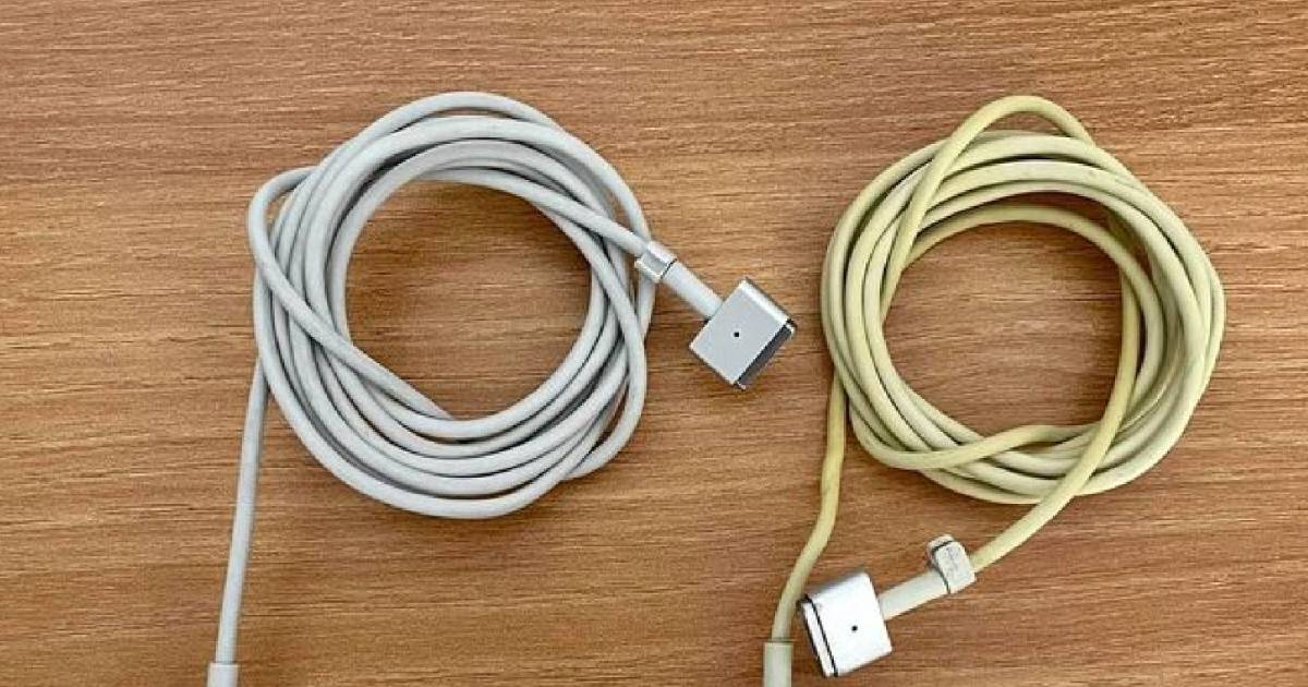 ¿Por qué el cargador de mi MacBook se volvió amarillo?