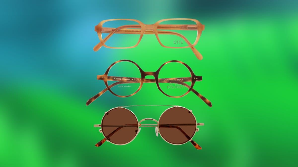 Estoy viendo un 50 % de descuento en gafas en Eyeglasses.com este fin de semana. Eso podría ahorrarme cientos