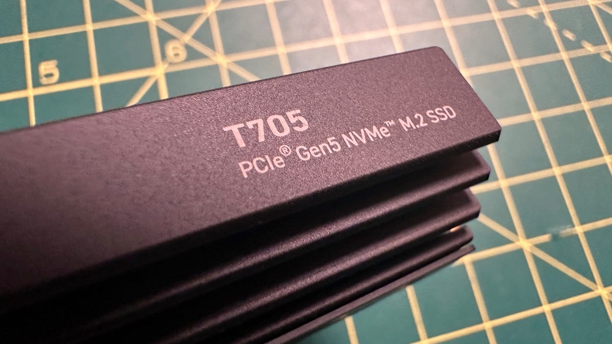 Probé el SSD más rápido del mundo y los resultados harán llorar a los usuarios avanzados (y ahora puedes ahorrar más de $50)