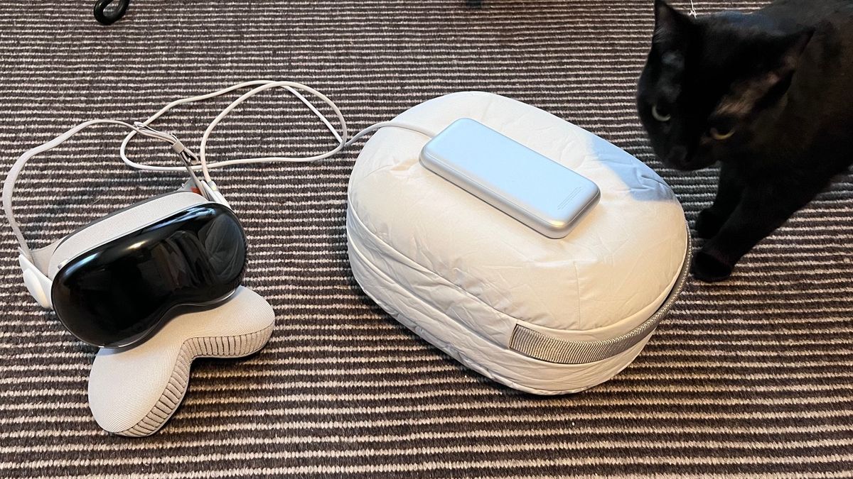 La bolsa de viaje de Belkin para Vision Pro tiene bolsillos y es mucho más barata que la propia funda de Apple