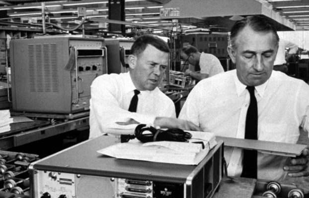 ¿Quiénes fueron William Hewlett y David Packard? Los hombres detrás de una potencia tecnológica global