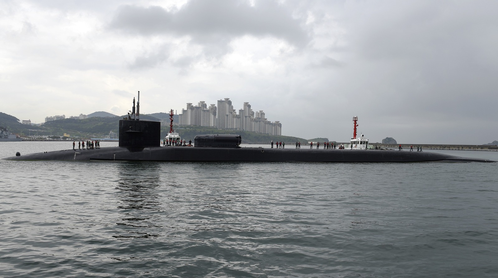 ¿A qué profundidad puede llegar un submarino militar?