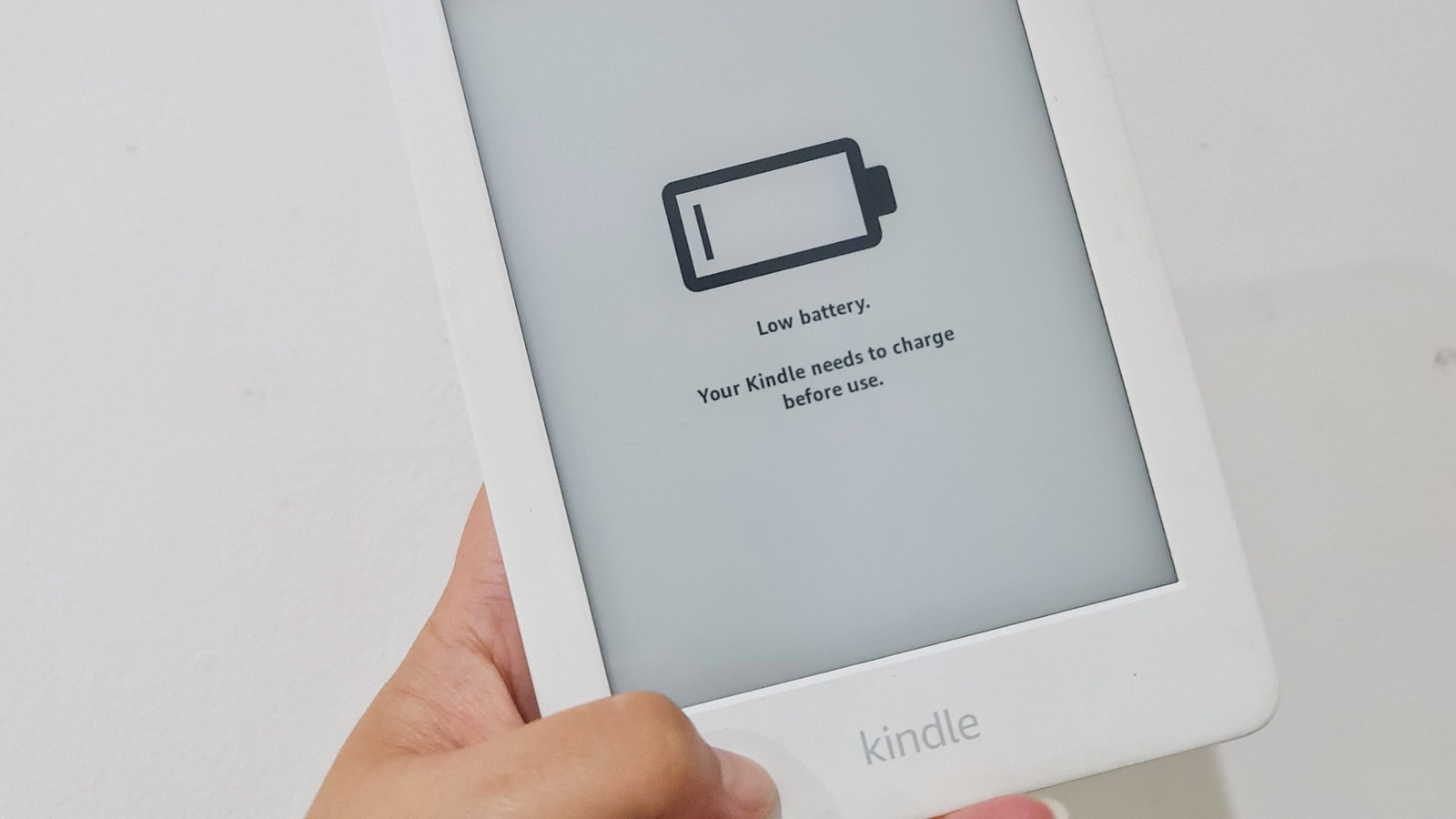 ¿Kindle atascado en la pantalla de batería baja? He aquí cómo restablecerlo