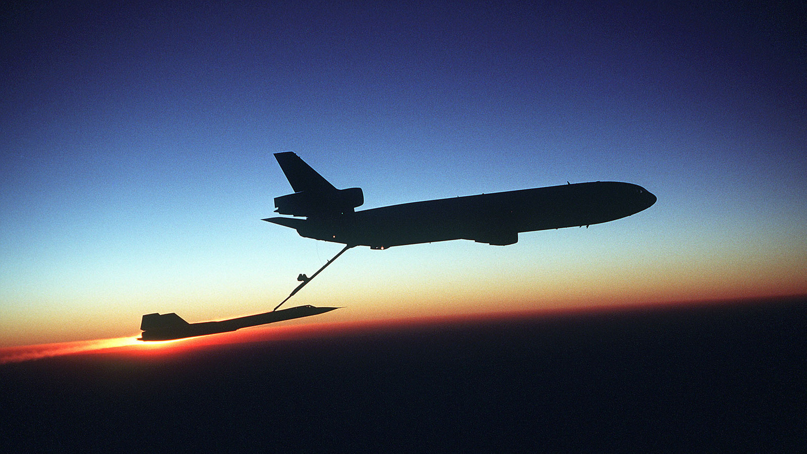 5 de los aviones militares de mayor vuelo que jamás hayan surcado los cielos