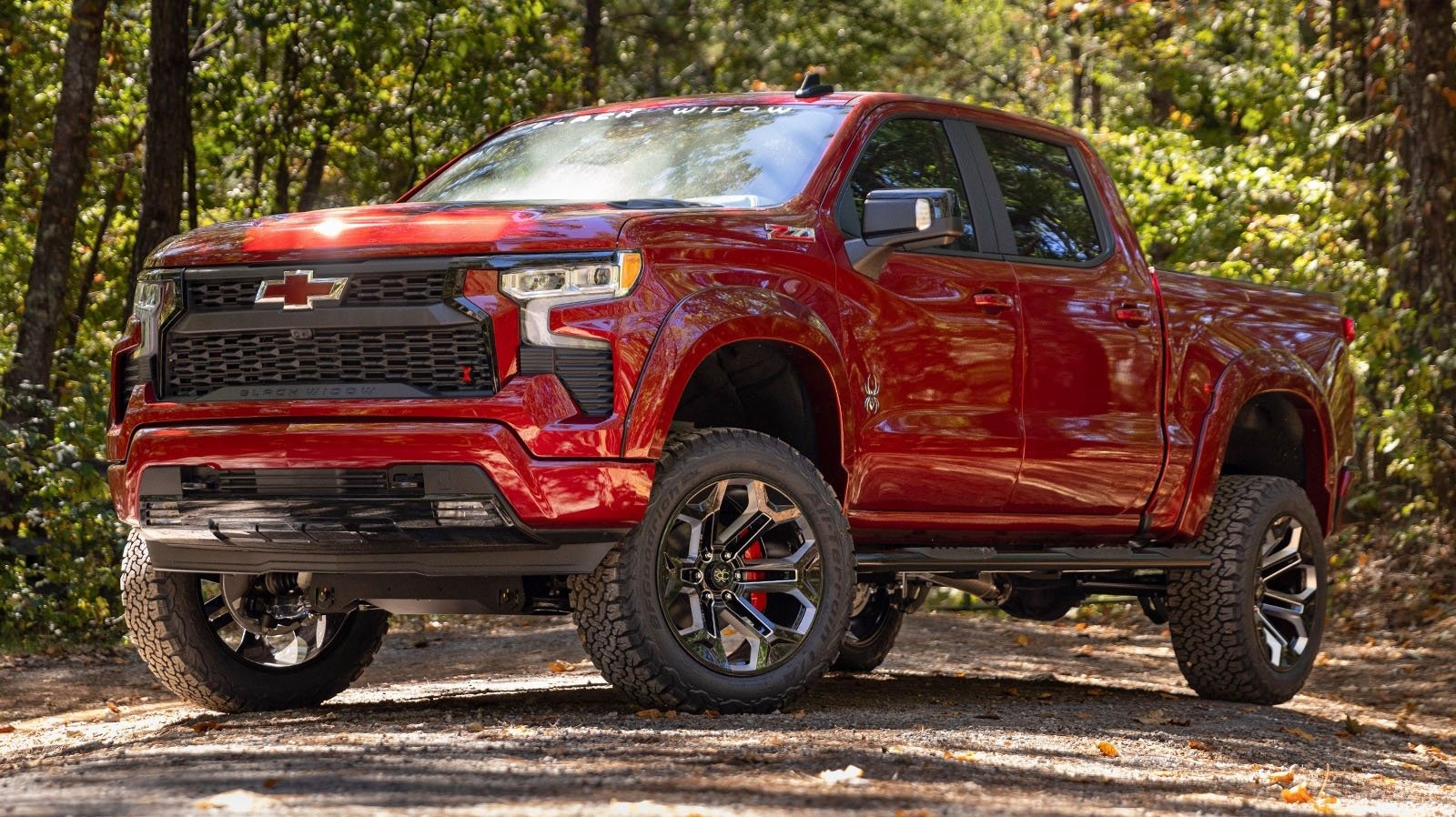 ¿Qué se incluye en el paquete Chevrolet Black Widow y cuánto cuesta?