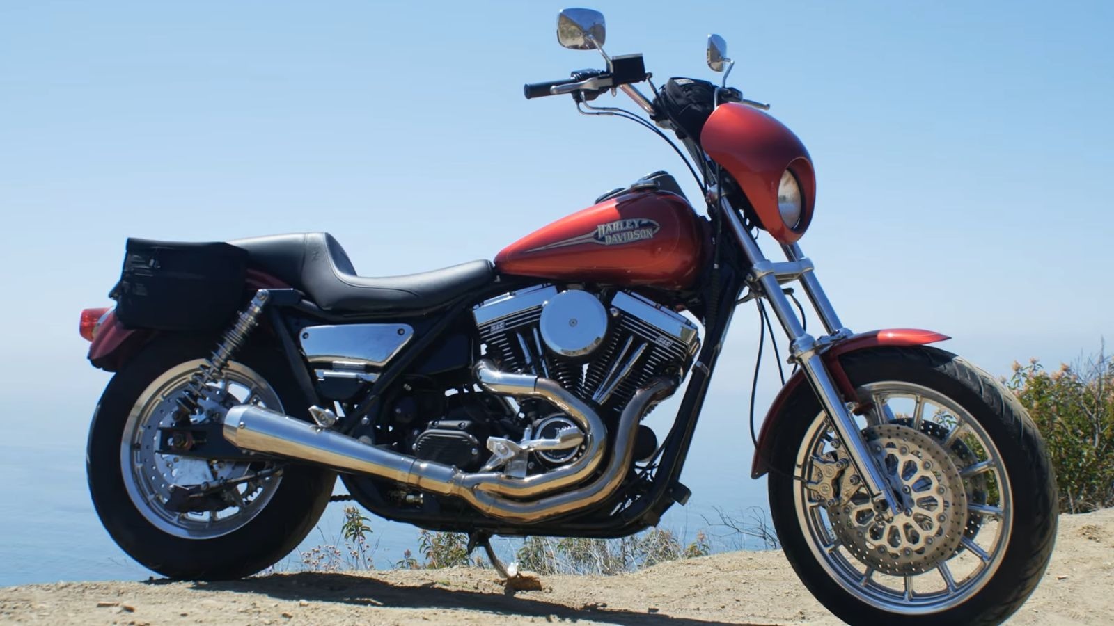 ¿Cuántos caballos de fuerza tenía la Harley-Davidson FXR de 1992 y cuánto vale hoy en día?