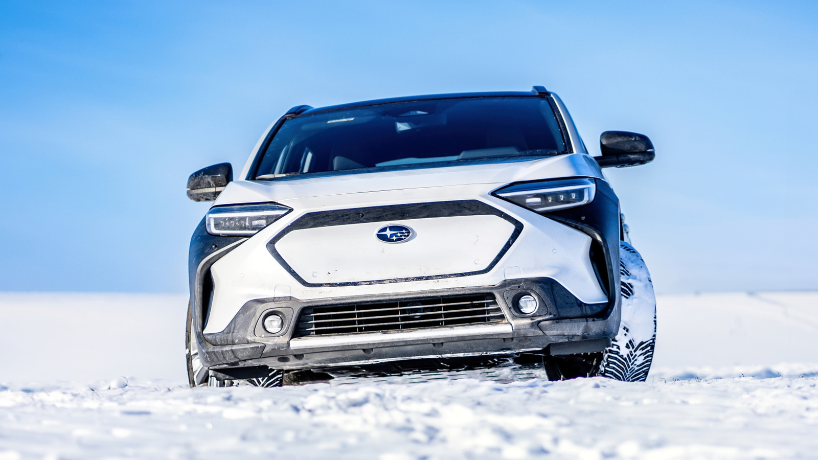 ¿Cuál es la autonomía de un Subaru Solterra 2024 y cuánto tiempo tardan en cargarse?