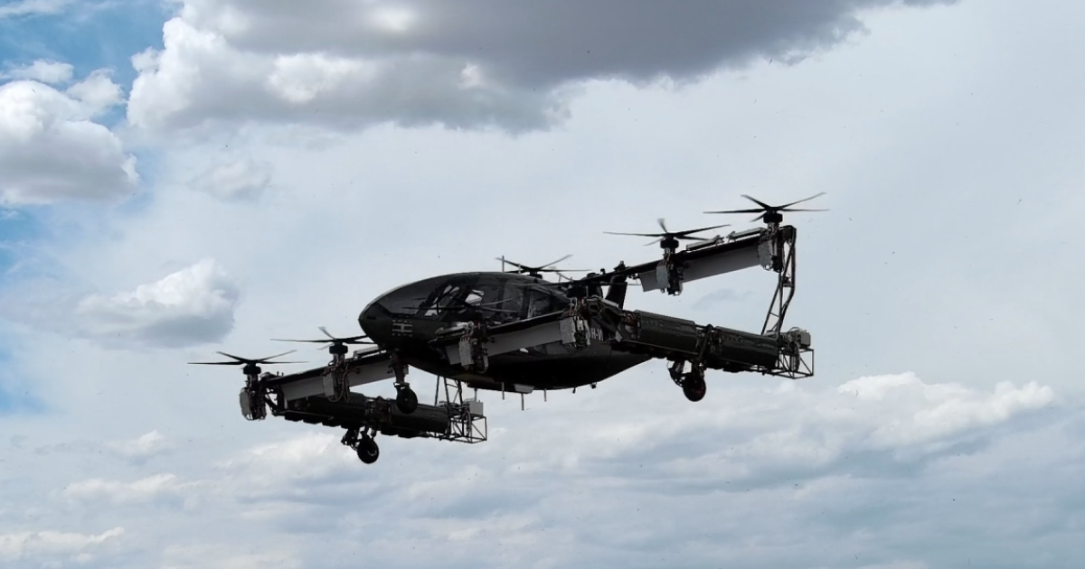 El eVTOL con alas de caja y propulsado por hidrógeno realiza su primer vuelo sin ataduras