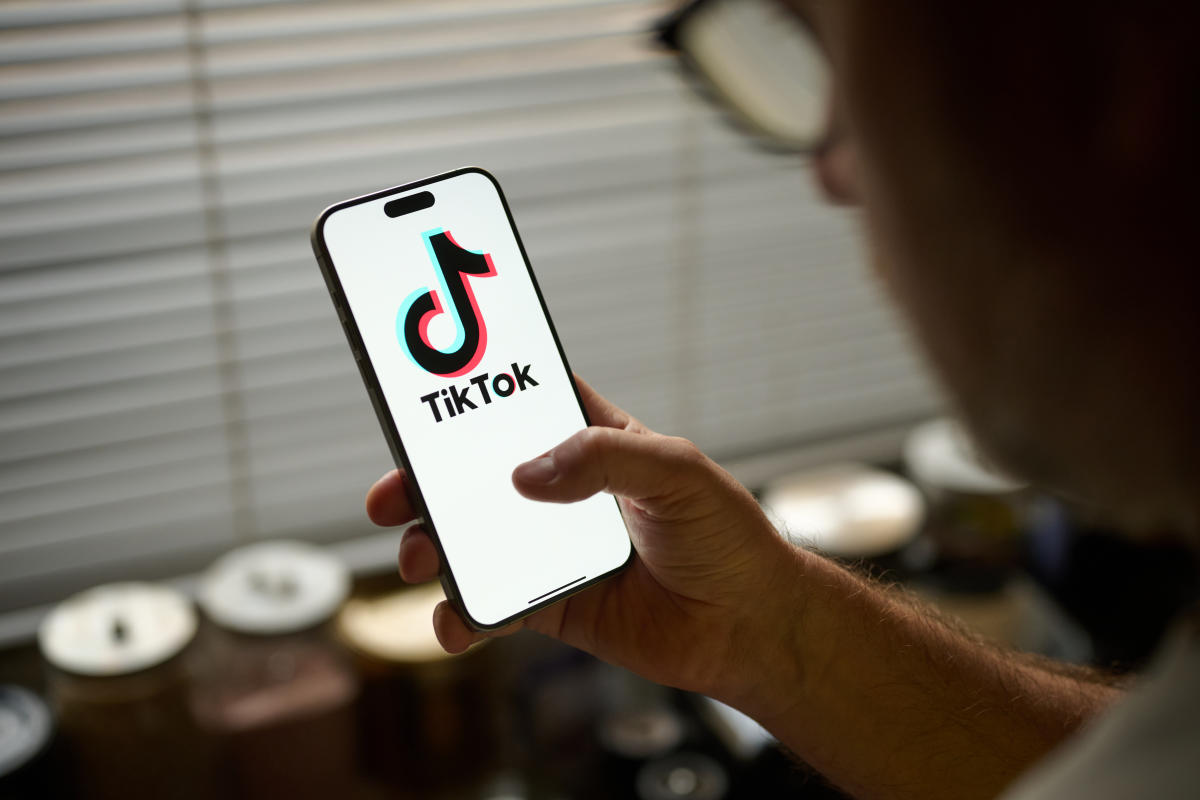 La mayoría de los adolescentes estadounidenses todavía usan TikTok a diario mientras se avecina una prohibición