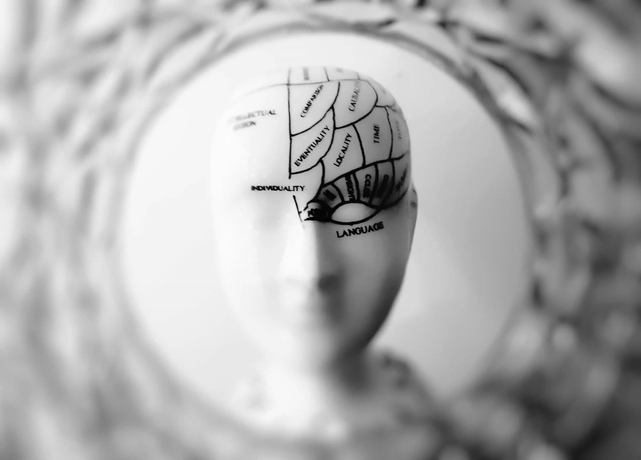 El pensamiento humano avanza a 10 bits por segundo, según un estudio de Caltech