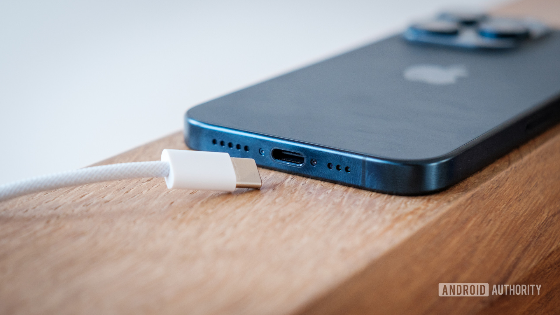 Las leyes USB-C entran en vigor, lo que obliga a Apple a retirar estos iPhones anticipadamente