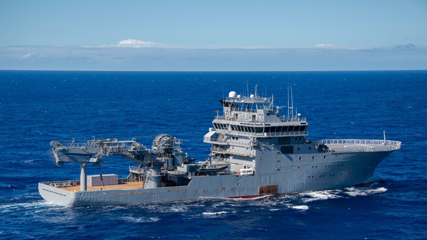 Un error humano provoca que el HMNZS Manawanui encalle cerca de Samoa