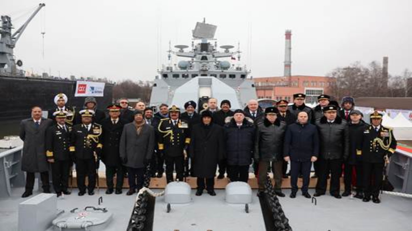 La Armada de la India encarga la primera fragata avanzada clase Talwar