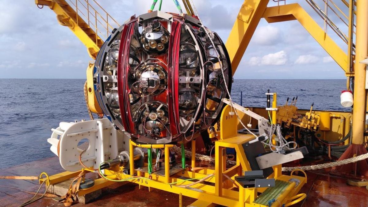 Telescopios submarinos de neutrinos instalados en el Mediterráneo para estudiar misterios cósmicos