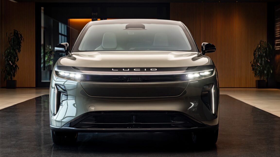 De viaje con el nuevo SUV Gravity de Lucid