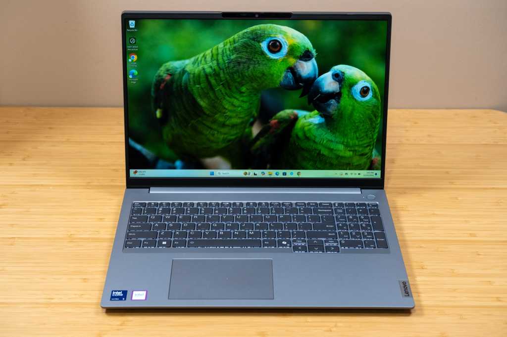 Revisión de Lenovo ThinkBook 16 Gen 7: una computadora portátil empresarial capaz