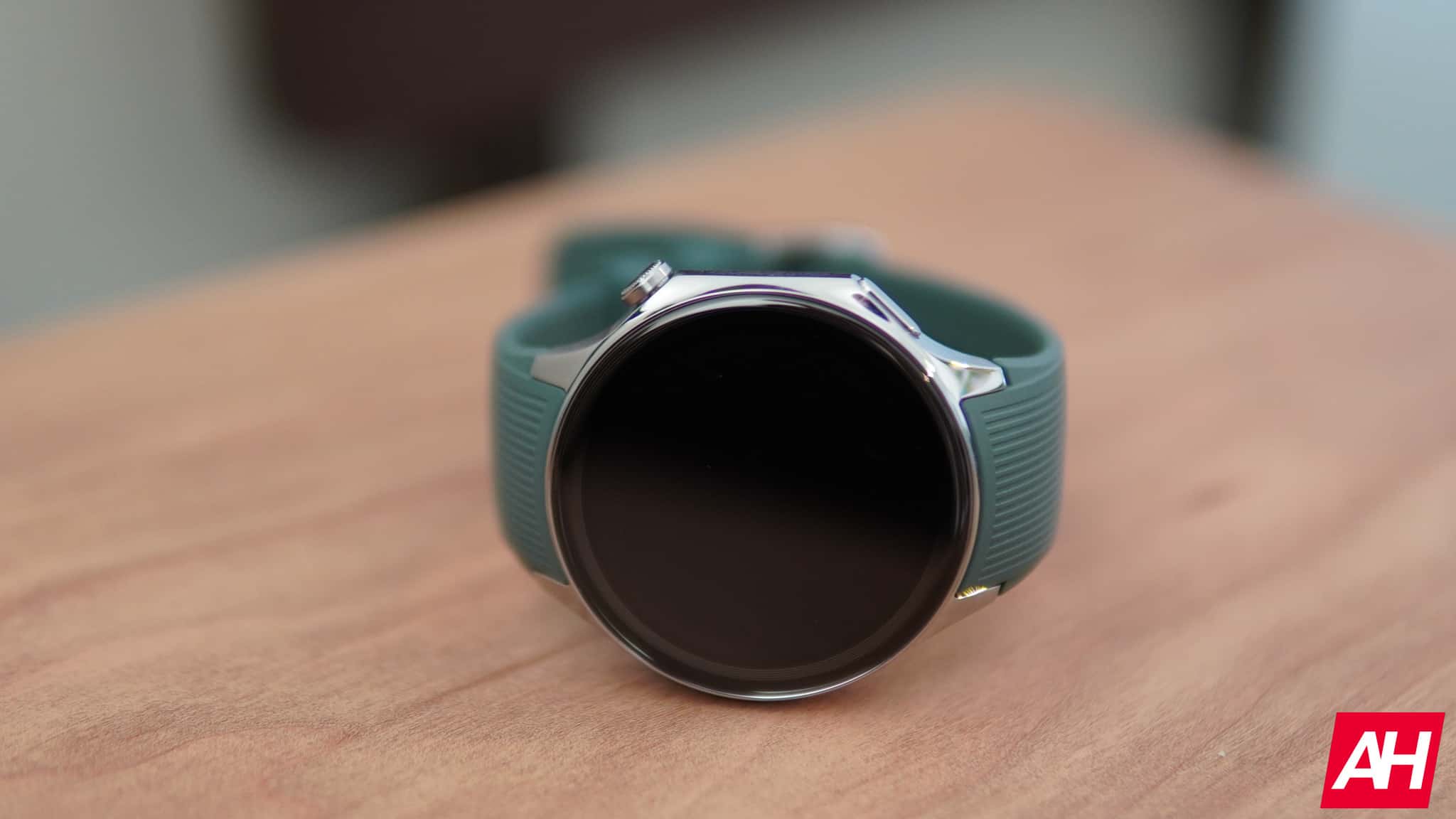 El OnePlus Watch 3 puede tener un nuevo botón de corona