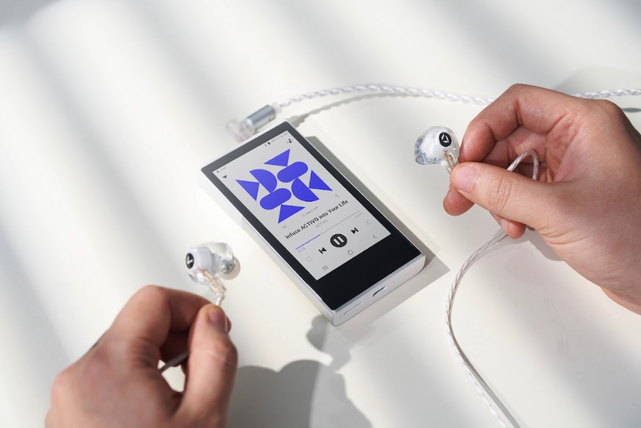 Activo Q1 son los auriculares con cable económicos diseñados para nuestro reproductor de audio de alta resolución económico favorito