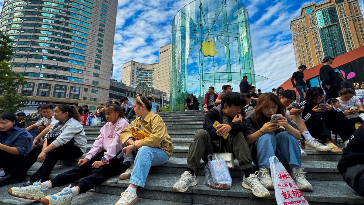 El Android de 200 dólares frente al iPhone de 1.000 dólares: cómo sigue creciendo nuestra brecha digital