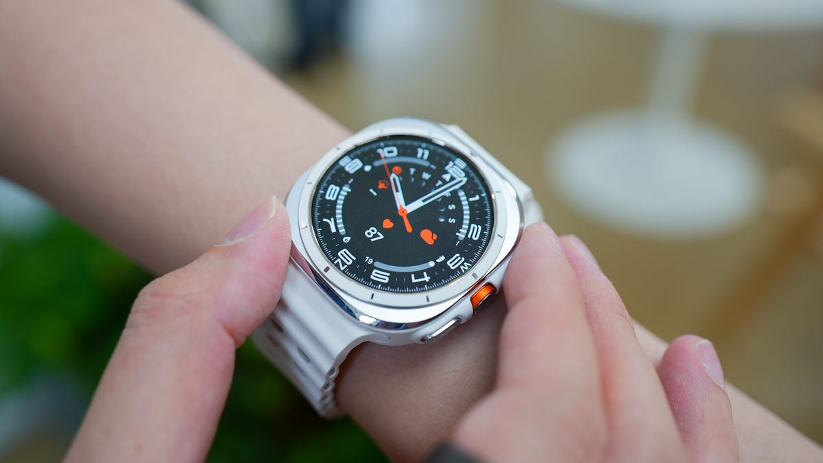 Este Galaxy Watch es uno de mis mejores relojes inteligentes para 2024 y recibió un gran descuento
