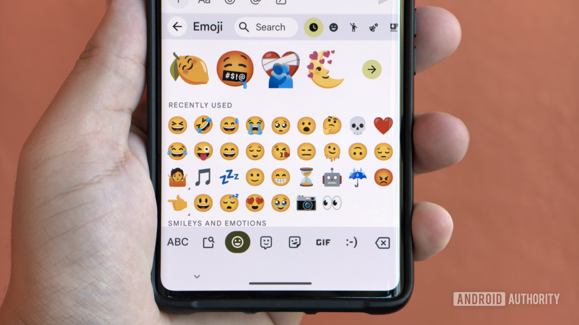 Los nuevos cambios de Emoji Kitchen incluyen sugerencias listas para usar y más