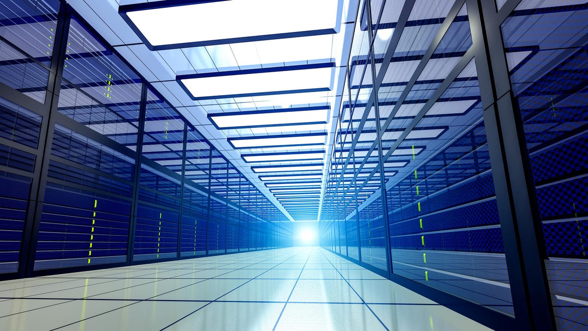 Los centros de datos de IA se están volviendo «alucinantemente grandes»