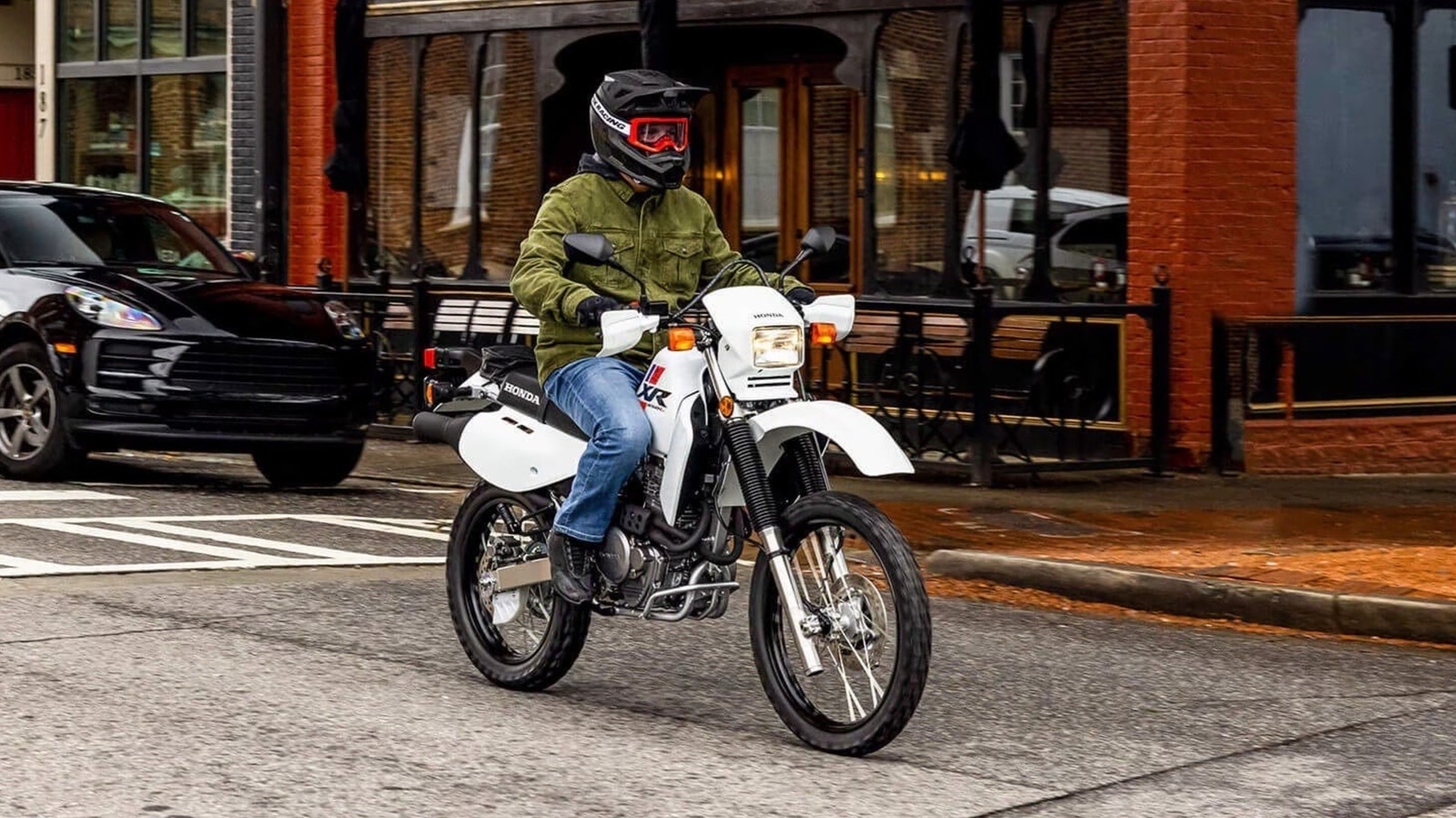 ¿Cuál es la velocidad máxima y el tiempo de aceleración de la Honda XR650L?