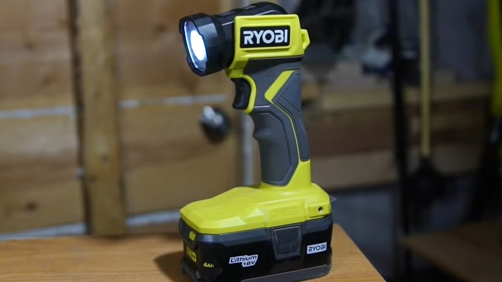 ¿Se puede actualizar una vieja linterna Ryobi a LED?