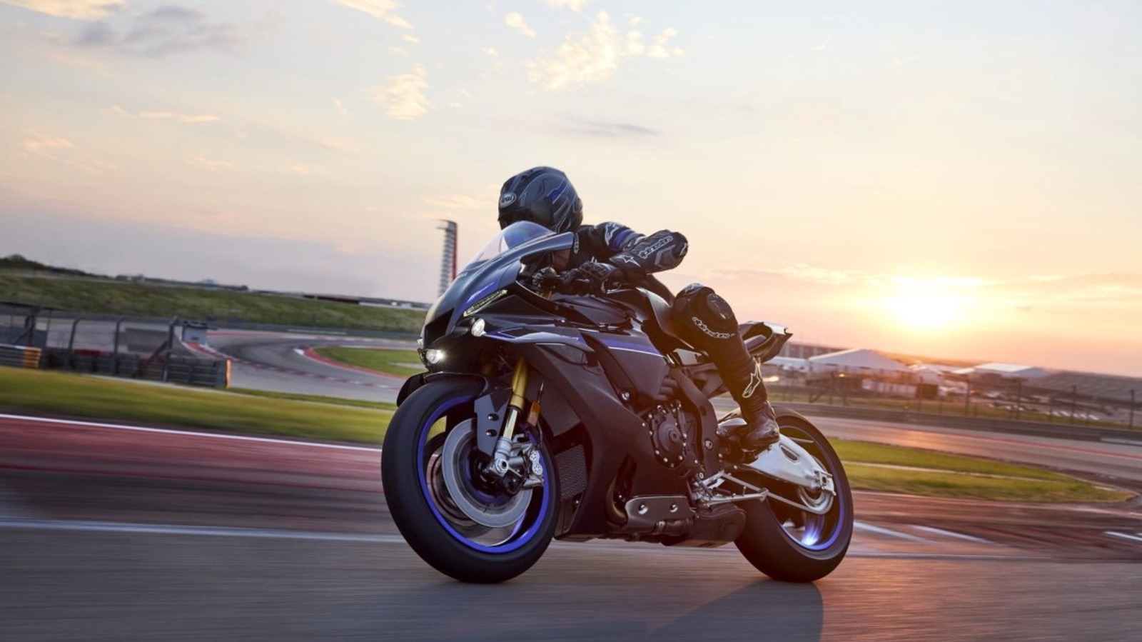 Todas las motos deportivas Yamaha que puedes comprar, clasificadas desde la más barata hasta la más cara