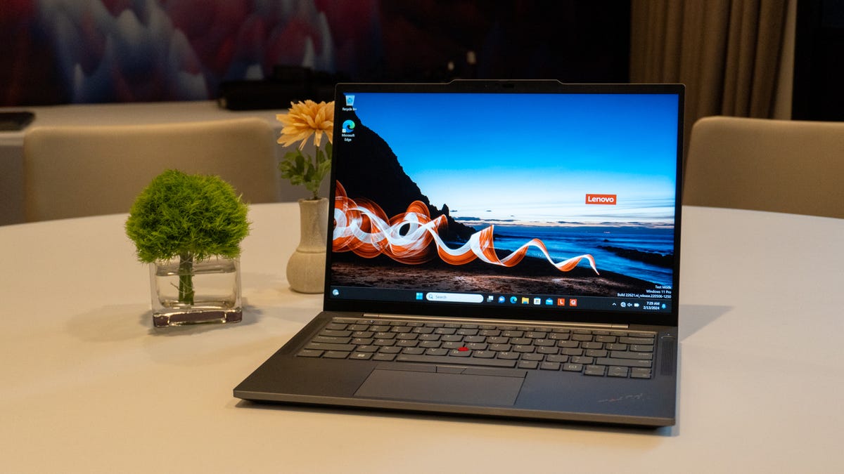 Esta computadora portátil de trabajo de Lenovo está a su precio más bajo hasta ahora, y lo recomiendo encarecidamente
