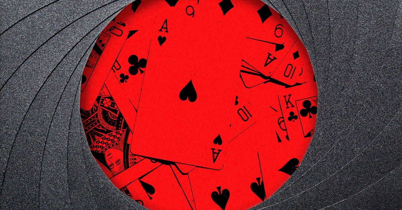 Los tramposos de póquer supuestamente utilizan pequeñas cámaras ocultas para detectar las cartas repartidas