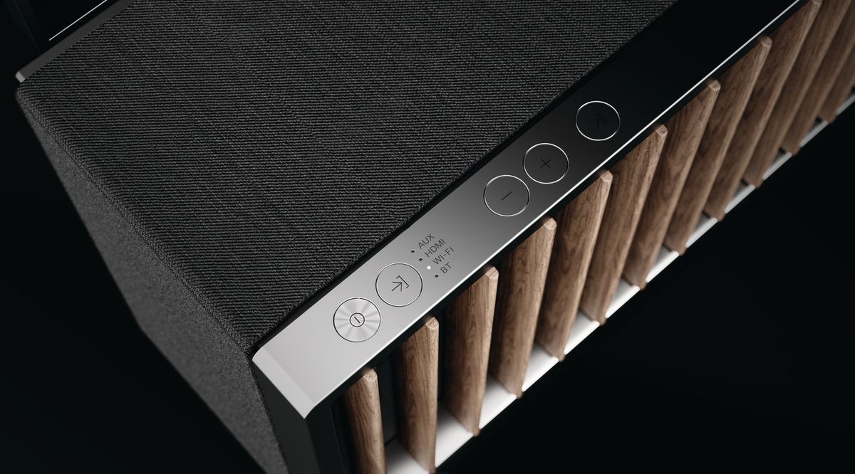 La barra de sonido de Dynaudio de 20.000 dólares utiliza ’72 aletas de madera motorizadas’ para ofrecer una inmersión total en Dolby Atmos desde un solo altavoz, y llegará en 2025