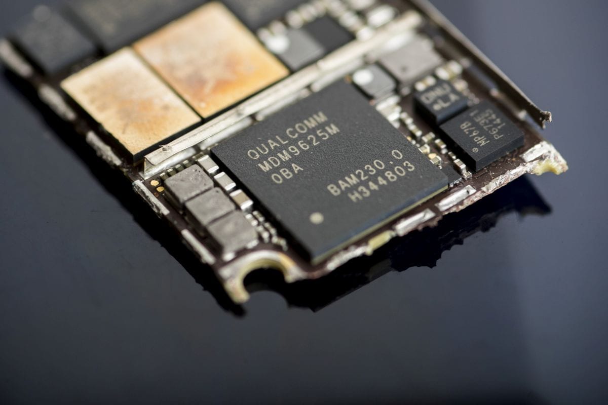 Apple planea implementar un módem durante tres años en un intento por superar a Qualcomm