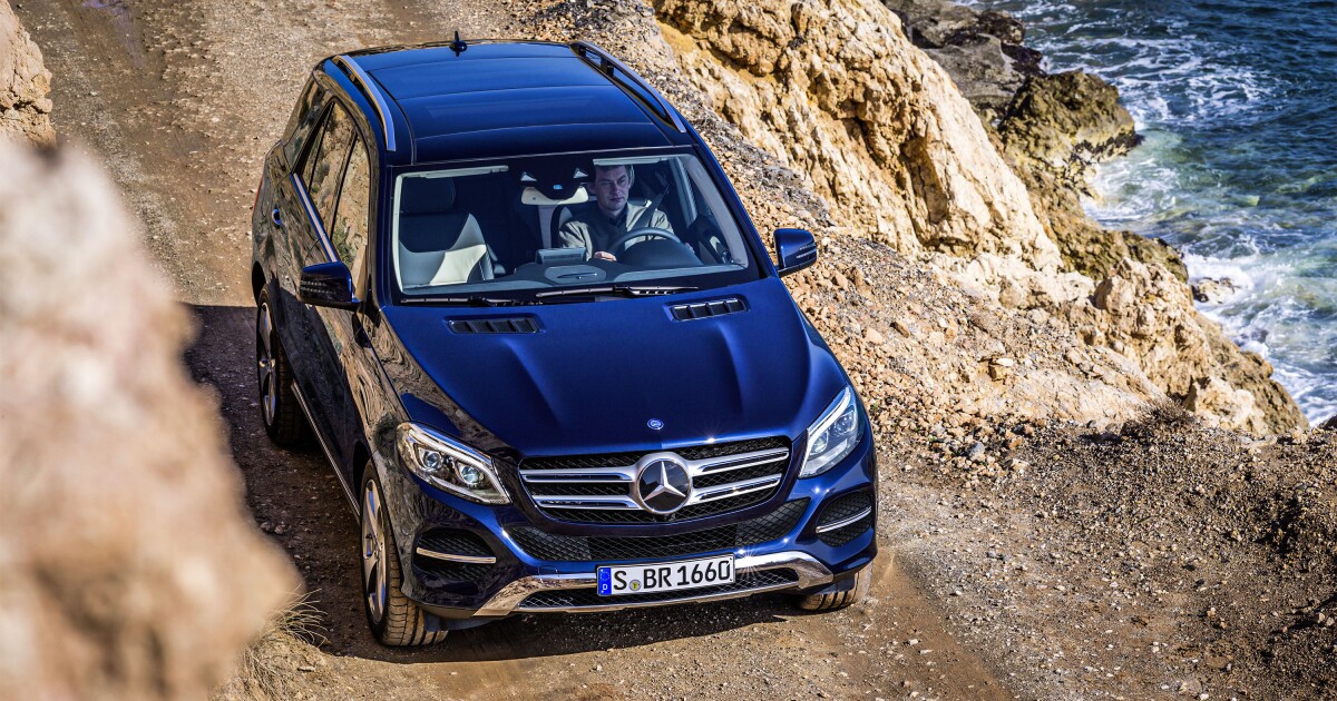 Mercedes afirma que la nueva ‘pintura solar’ podría eliminar la carga diaria de vehículos eléctricos