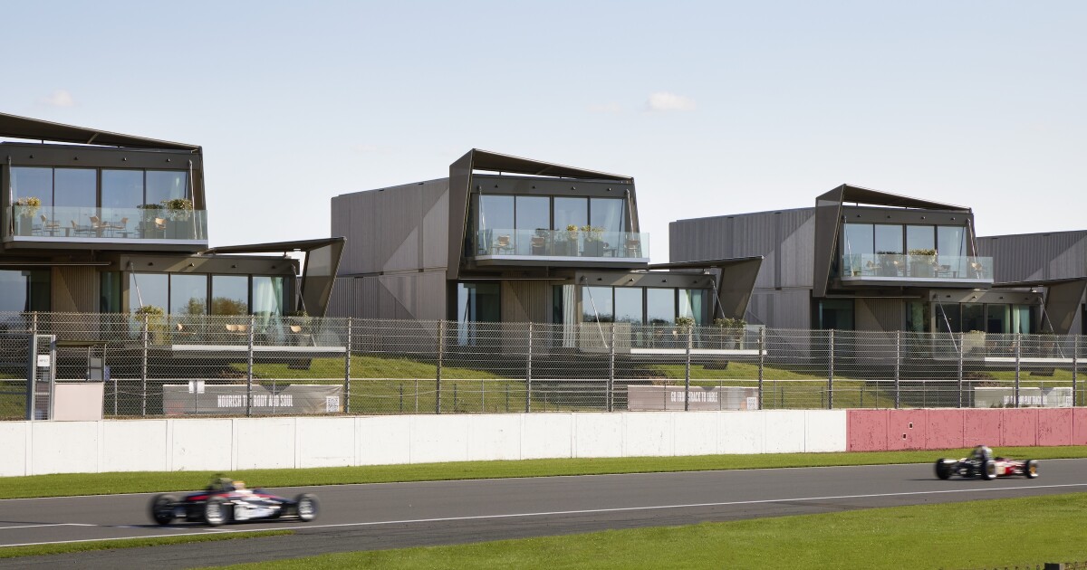 Despierta con los sonidos de las carreras de F1 en las casas junto a la pista de Silverstone