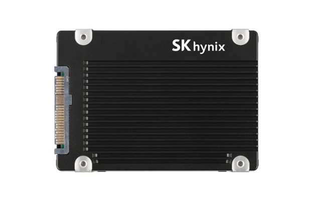 SK Hynix lanzará SSD de 122 TB en 2025 y planea lanzar SSD de 244 TB probablemente en 2026; Por ahora, aquí tienes un insignificante SSD de 61 TB para abrirte el apetito.