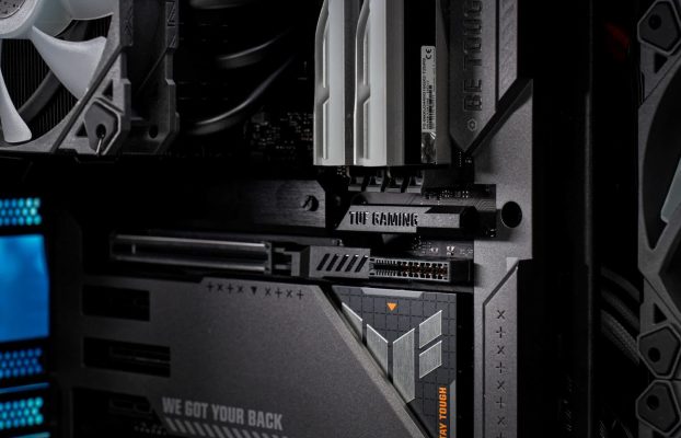 El diseño de GPU sin cables admite compatibilidad con versiones anteriores y hasta 1000 W