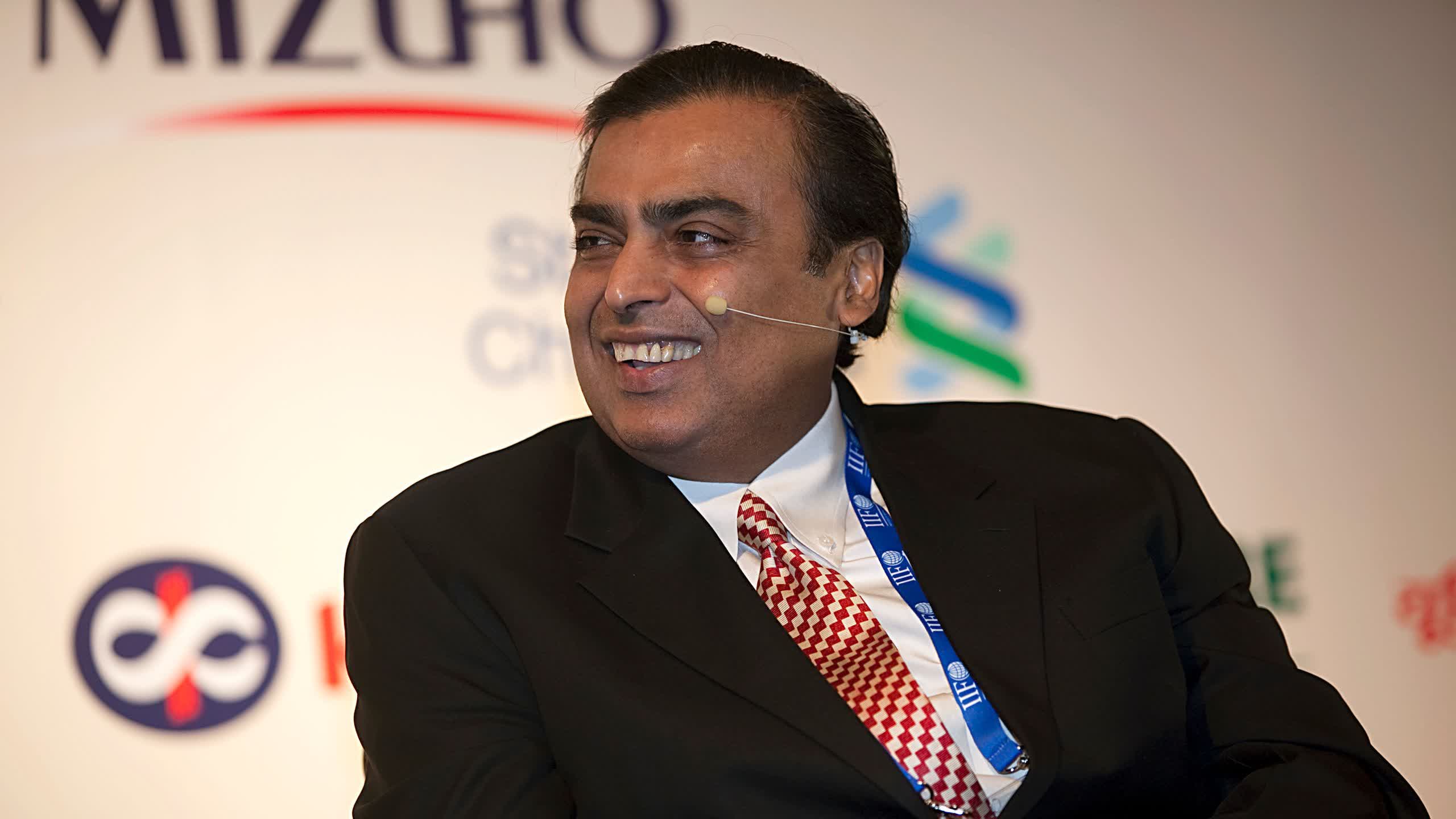 El hombre más rico de Asia, Mukesh Ambani, construye el centro de datos de inteligencia artificial más grande del mundo en India