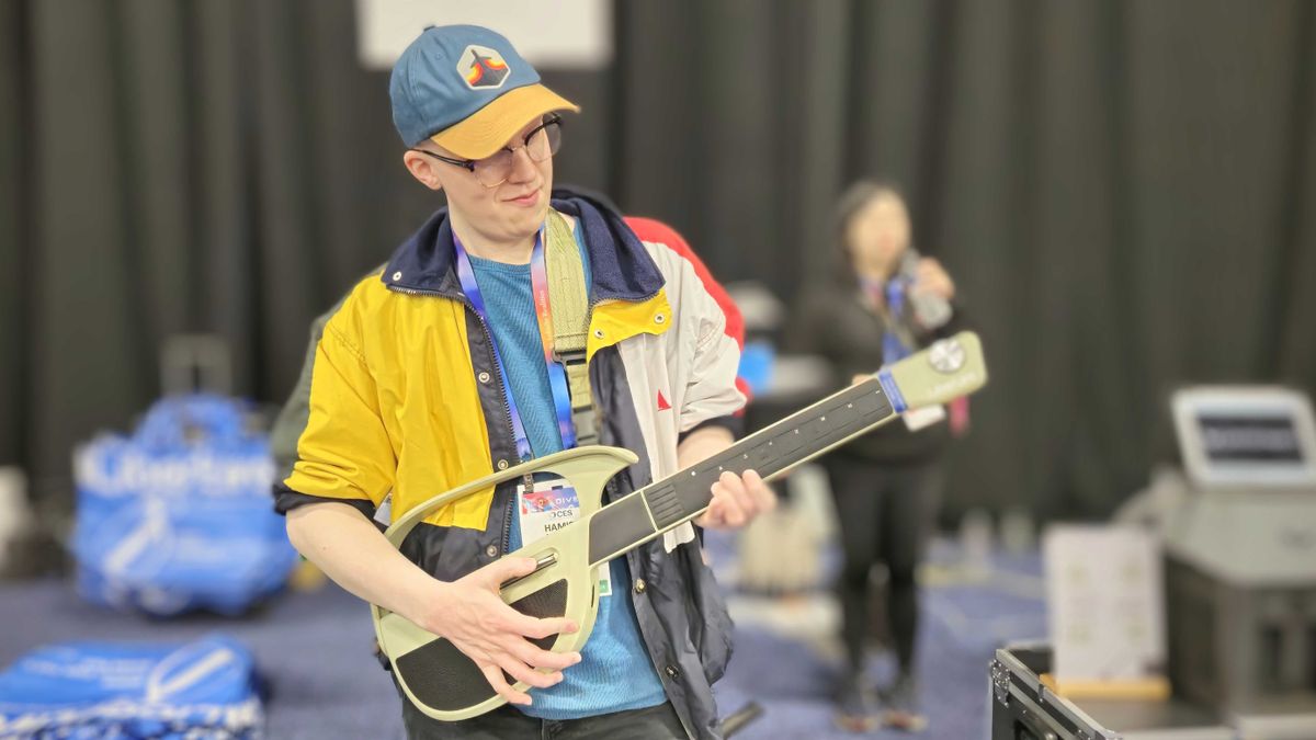 Esta guitarra sin cuerdas es Guitar Hero en la vida real, y a mí me encanta