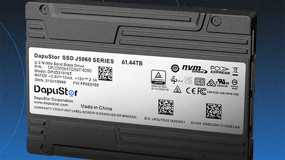 ¿Es este el SSD de 61,44 TB más rápido que existe? DapuStor J5060 es un fanático de la velocidad cuando se trata de cargas de trabajo de lectura, pero se queda atrás en escrituras