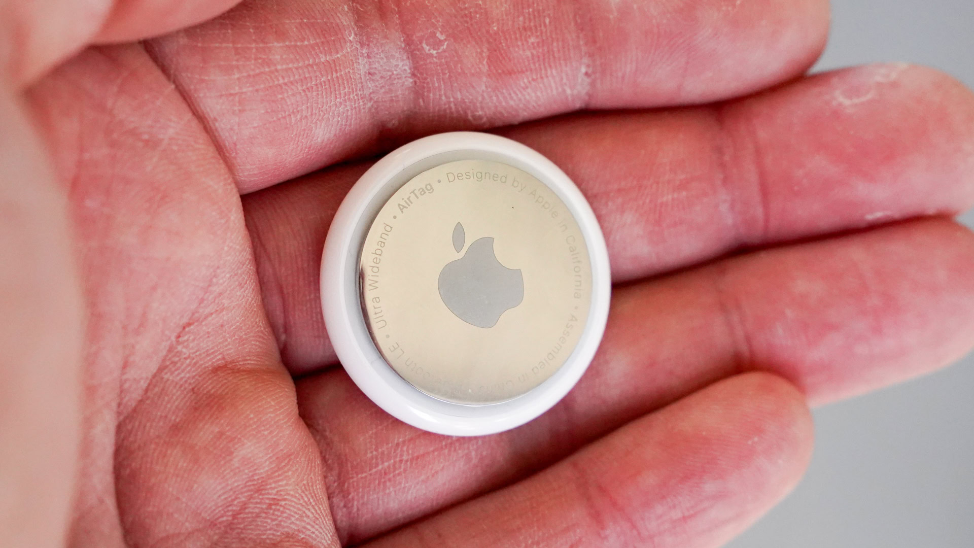 Los Apple AirTags ahora vienen con una nueva etiqueta de advertencia muy importante