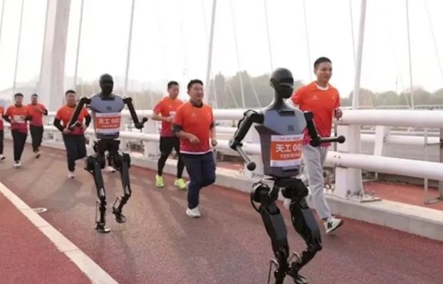 Robots humanoides competirán contra humanos en una maratón