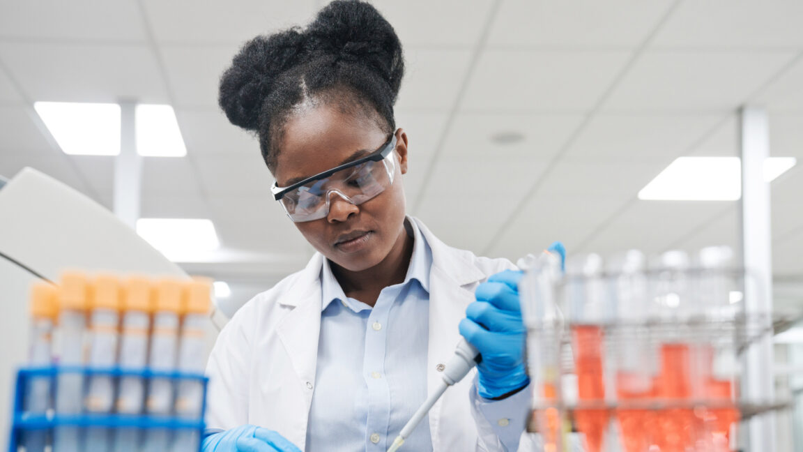 Ciencia en riesgo: la pausa de financiación es más dañina de lo que piensas