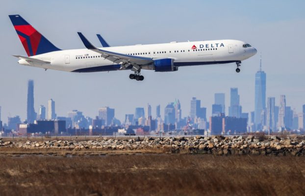 Delta Air Lines anuncia un asistente impulsado por IA en su aplicación móvil y gratuito a bordo de YouTube Premium y Music en CES 2025