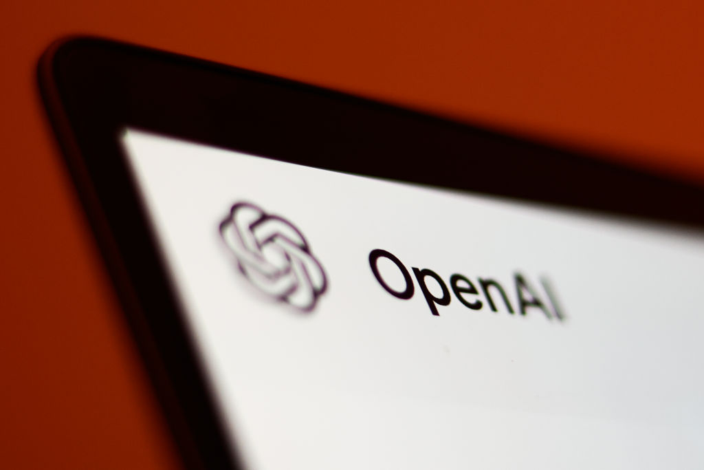 Operai persiguió al Maker de cursor antes de entrar en conversaciones para comprar Windsurf por $ 3B
