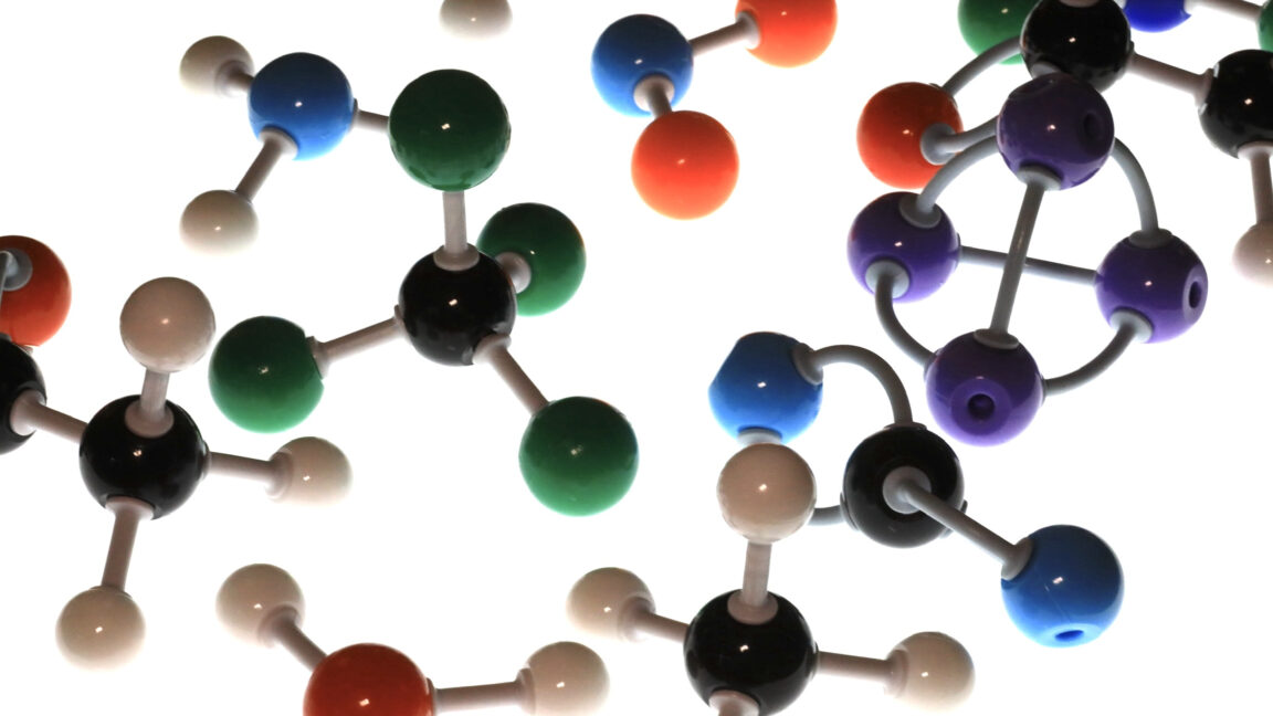 Los investigadores optimizan simulaciones de moléculas en computadoras cuánticas