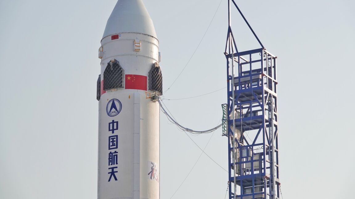 Informe de cohetes: ¿funcionó el cohete reutilizable de China?; Dot puede revisar las multas de SpaceX