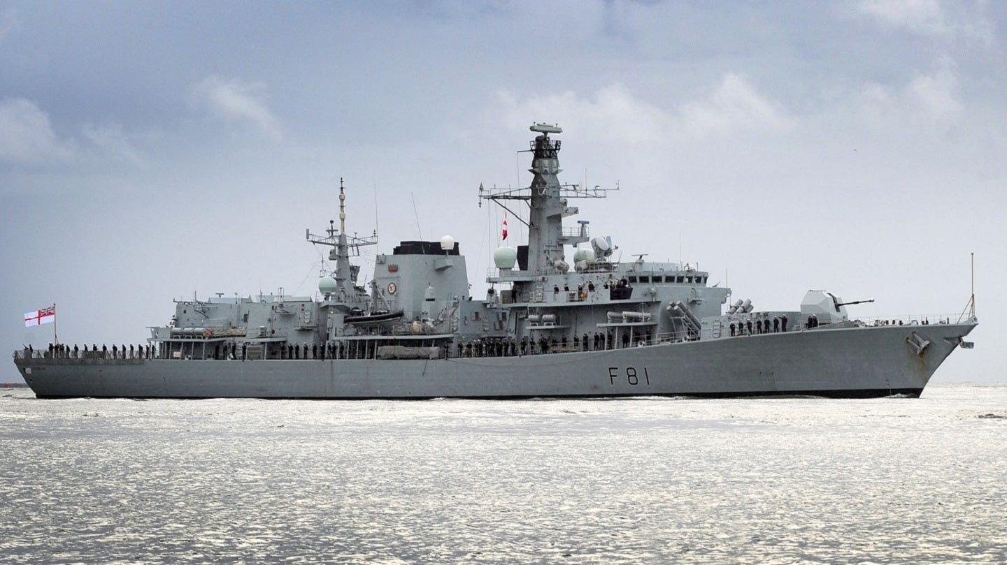 Fragata tipo 23 HMS Sutherland «Alcanzando el final» de la reajuste de cuatro años